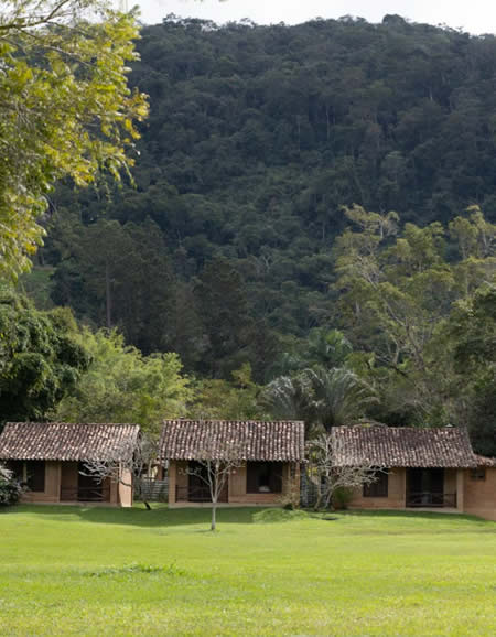 Varanda do Chalé Master com rede no Hotel Fazenda Gamela
